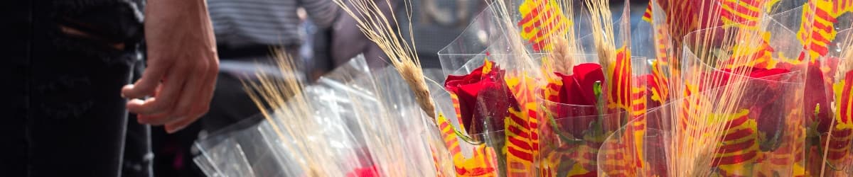L'Associació Aula de Xinès celebra la Diada de Sant Jordi a la Rambla Nova